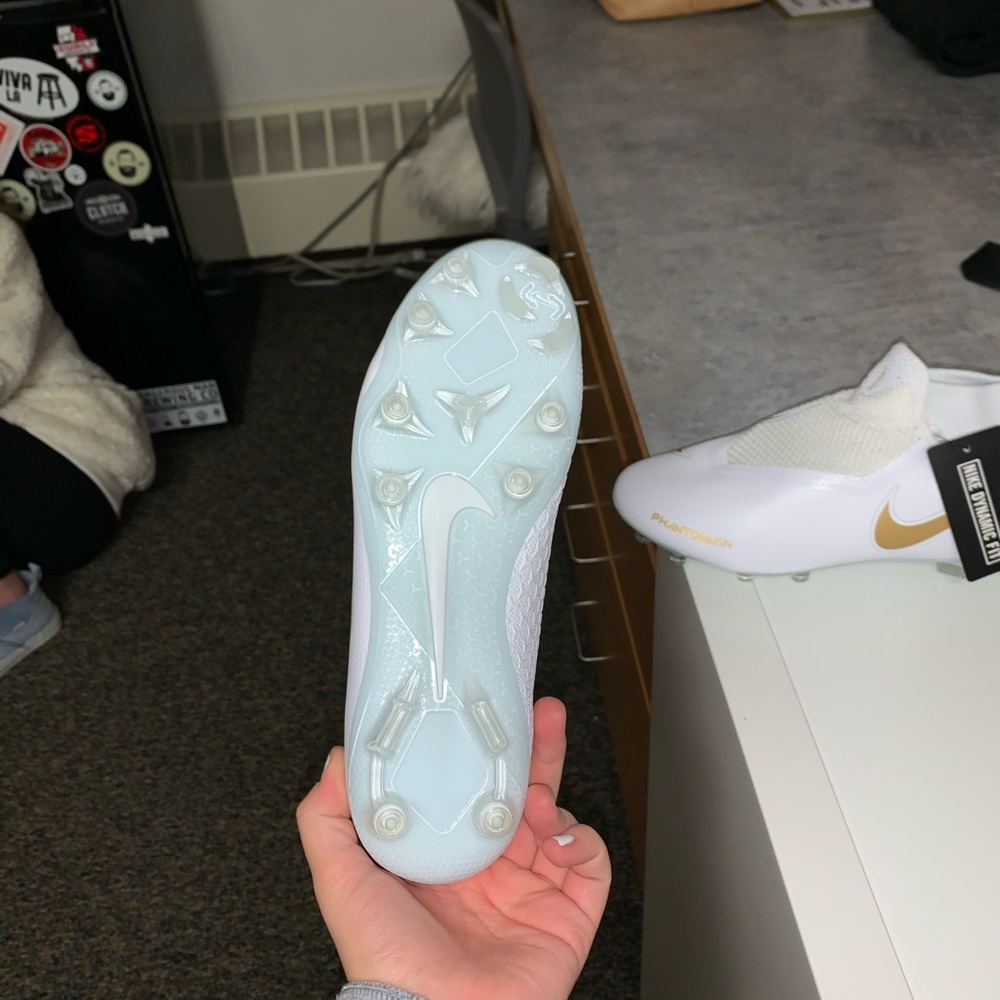 cleats - Picture 2 of 8